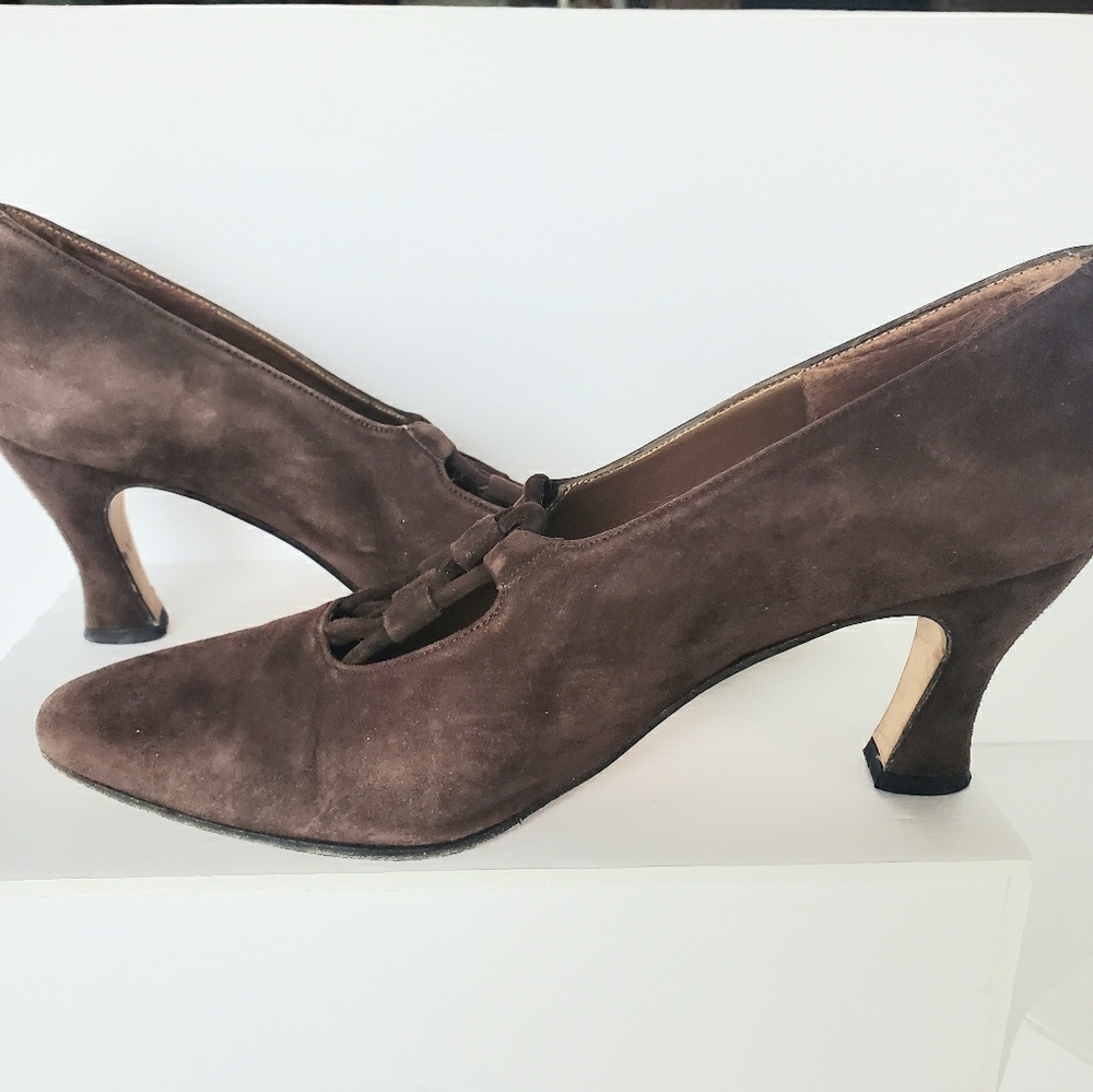 Evan Picone Brown Suade Heels